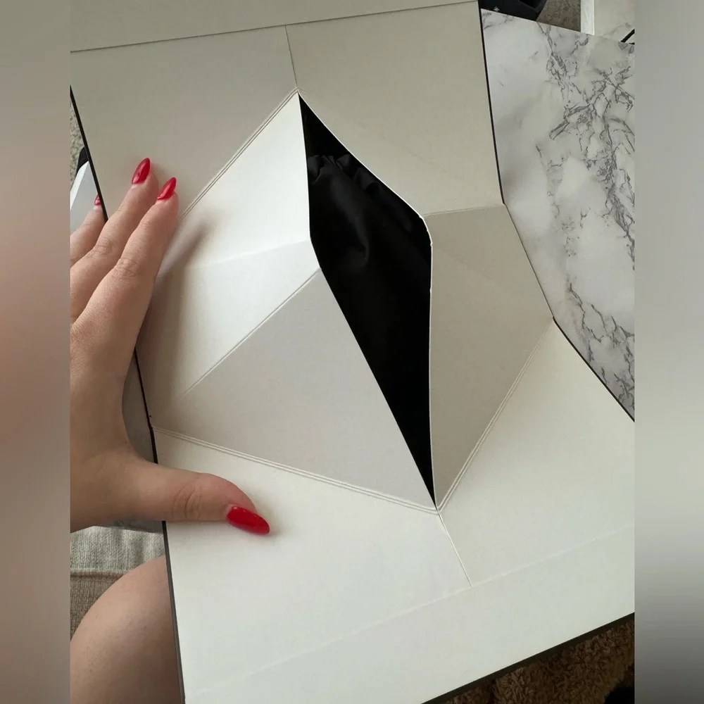 Chanel Beauty Sample Bundle - Picture 3 of 7